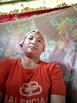 Snapshot of Love-Mama33 chatting on September 22, 9:11 am Love-Mama33 online show from September 22, 9:11 am