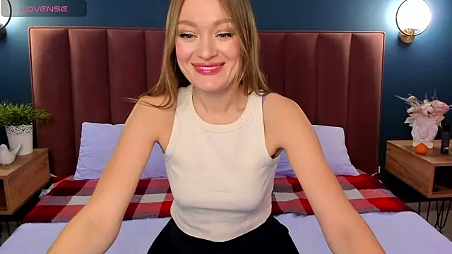 EvelynPoole online show from December 19, 1:34 am