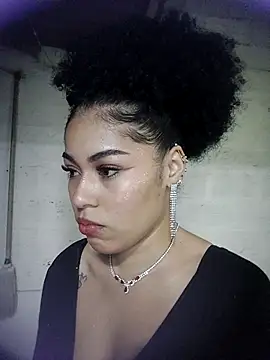 Snapshot of delaylacruz chatting on November 11, 1:27 am delaylacruz online show from November 11, 1:27 am