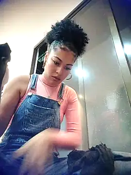 Snapshot of delaylacruz chatting on November 13, 12:53 am delaylacruz online show from November 13, 12:53 am