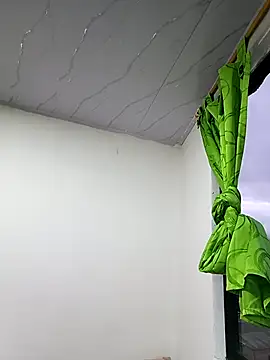 Snapshot of delaylacruz chatting on December 4, 10:57 am delaylacruz online show from December 4, 10:57 am