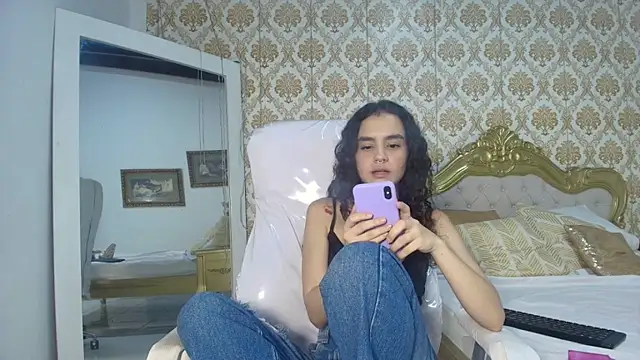 Snapshot of JessB_ chatting on November 8, 7:56 pm JessB online show from November 8, 7:56 pm