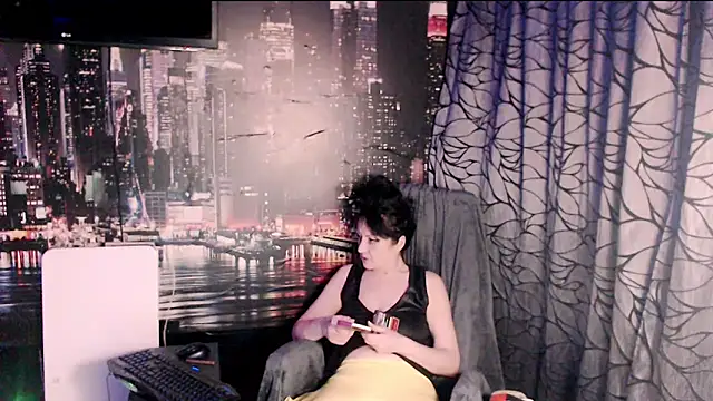 AMOURSWEET2025 online show from April 2, 7:00 pm