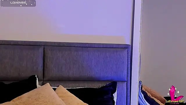 Emma  clark  online show from October 9, 12:36 pm