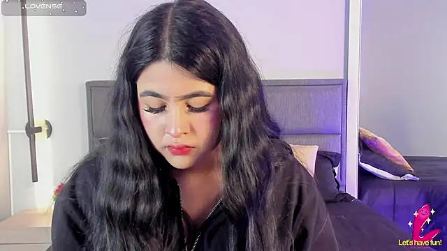 Emma  clark  online show from October 10, 12:15 pm