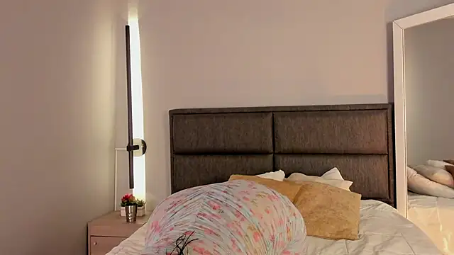 Emma  clark  online show from March 30, 12:28 pm