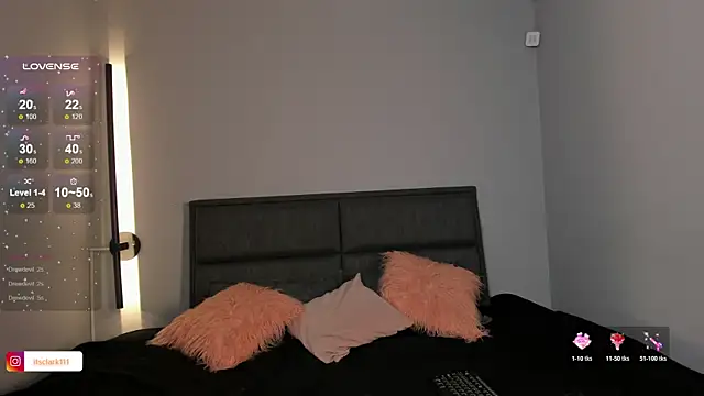 Snapshot of Emma__clark_ chatting on July 11, 8:55 pm Emma clark online show from July 11, 8:55 pm