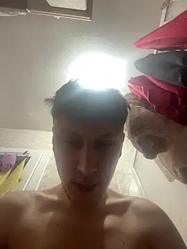 efeees35 online show from February 6, 10:35 pm