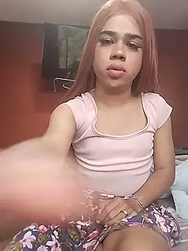 Snapshot of milabiggcoock chatting on November 18, 10:03 pm milabiggcoock online show from November 18, 10:03 pm