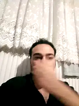 Aliii1657 online show from April 3, 9:13 pm