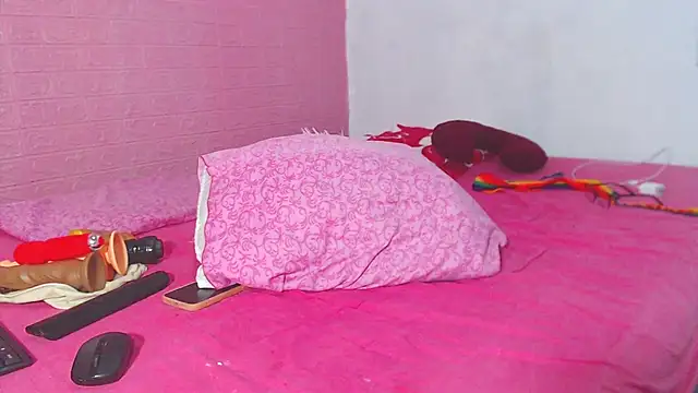 Snapshot of Ashley_thomas18 chatting on February 14, 5:59 am Ashley thomas18 online show from February 14, 5:59 am