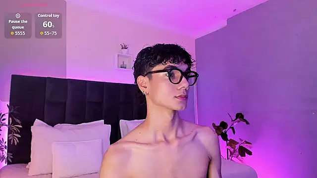 Phillicious   online show from November 6, 11:37 pm