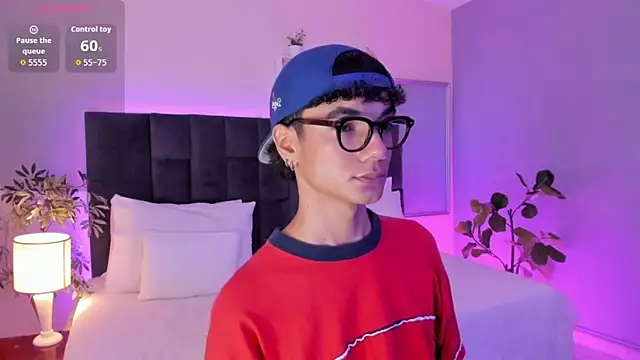 Phillicious   online show from November 14, 9:35 pm