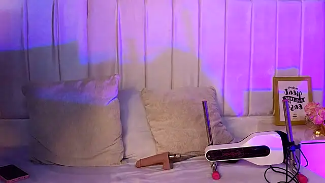 salma falcon online show from September 17, 7:37 pm