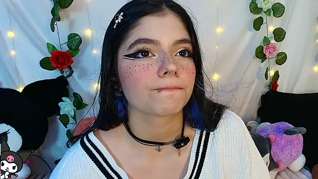 Snapshot of cutee_andrea chatting on May 19, 1:56 am cutee andrea online show from May 19, 1:56 am