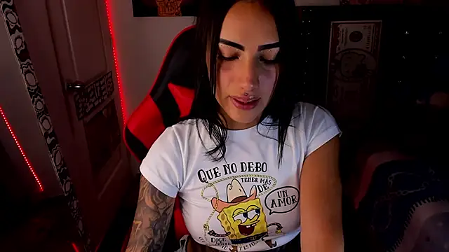 Snapshot of Samanthademonx20_ chatting on February 19, 8:10 am Samanthademonx20 online show from February 19, 8:10 am