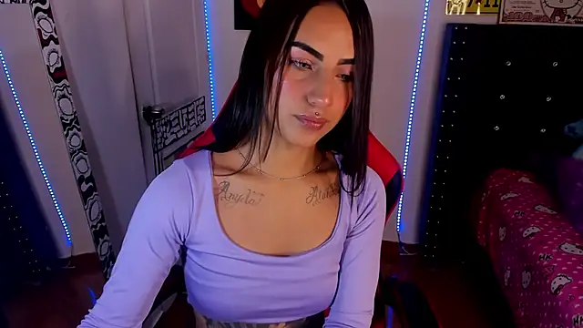 Snapshot of Samanthademonx20_ chatting on February 25, 2:21 am Samanthademonx20 online show from February 25, 2:21 am