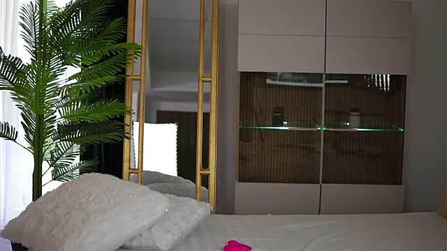 ZenyaNoir online show from April 1, 1:41 pm