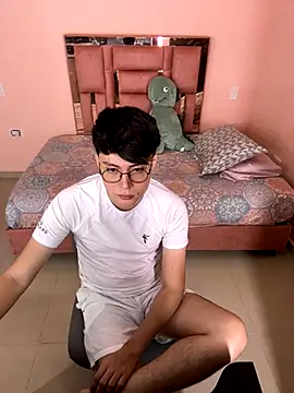 Snapshot of sexydany_ chatting on October 14, 1:28 am sexydany online show from October 14, 1:28 am