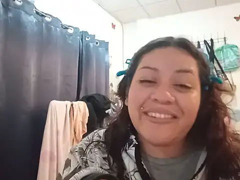 Snapshot of Kitty_WetXxX chatting on June 6, 11:20 pm Kitty WetXxX online show from June 6, 11:20 pm