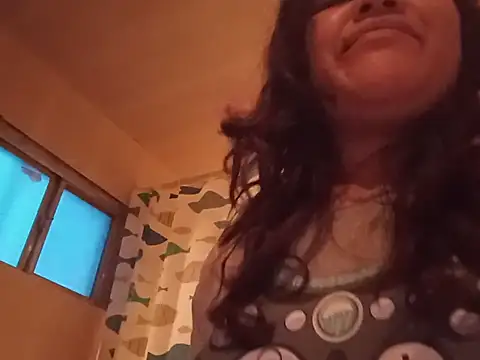 Snapshot of Kitty_WetXxX chatting on July 1, 1:18 am Kitty WetXxX online show from July 1, 1:18 am