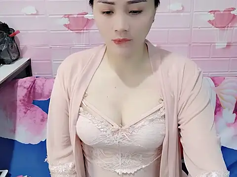 Snapshot of Miu_9117 chatting on September 17, 6:20 pm Miu 9117 online show from September 17, 6:20 pm
