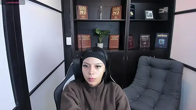 IvonnePrince  online show from October 4, 12:47 pm