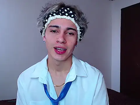 john vichenso online show from October 31, 9:38 pm