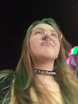 Snapshot of VesnaCrystal chatting on November 12, 6:08 pm VesnaCrystal online show from November 12, 6:08 pm