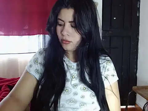 Luna Indiaa online show from October 1, 2:45 pm
