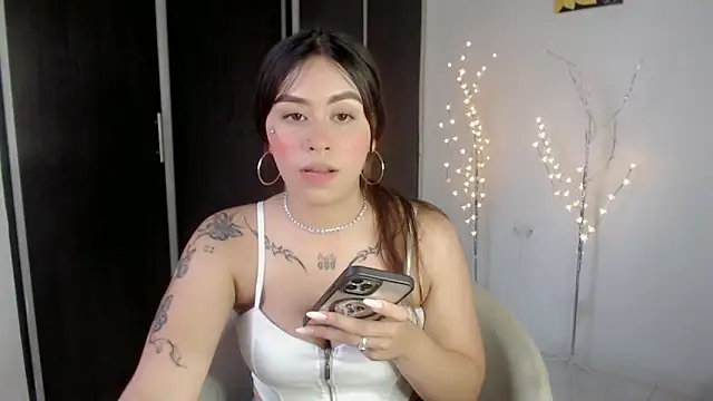 Darlyn big online show from November 19, 9:15 pm