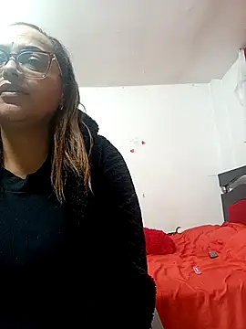 Snapshot of Lady_16 chatting on October 16, 12:00 am Lady 16 online show from October 16, 12:00 am