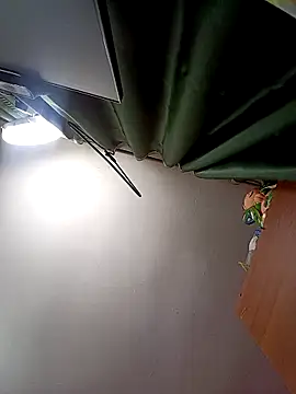 Snapshot of Lady_16 chatting on October 25, 1:02 am Lady 16 online show from October 25, 1:02 am