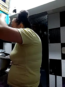 Snapshot of Lady_16 chatting on November 16, 9:53 pm Lady 16 online show from November 16, 9:53 pm