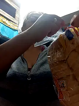 Snapshot of Lady_16 chatting on December 2, 1:55 am Lady 16 online show from December 2, 1:55 am