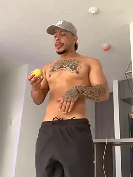 Snapshot of DeimonOficial chatting on October 12, 9:03 pm DeimonOficial online show from October 12, 9:03 pm