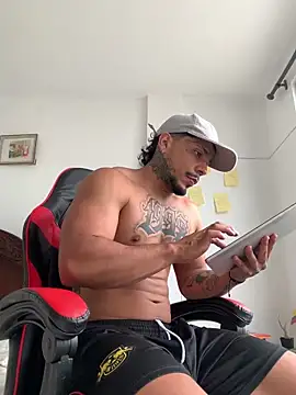 Snapshot of DeimonOficial chatting on October 15, 7:58 pm DeimonOficial online show from October 15, 7:58 pm