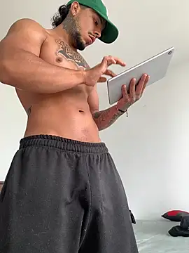 Snapshot of DeimonOficial chatting on October 27, 8:35 pm DeimonOficial online show from October 27, 8:35 pm