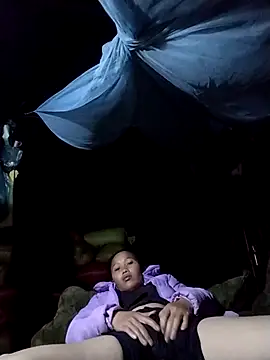 Snapshot of PhamPm70 chatting on November 3, 12:17 pm PhamPm70 online show from November 3, 12:17 pm