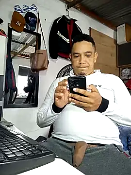 Cristianherrera online show from October 12, 6:18 pm