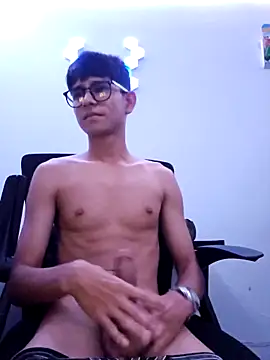 Snapshot of ElverCol chatting on March 14, 5:24 am ElverCol online show from March 14, 5:24 am