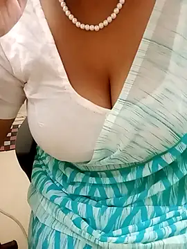 tami lavanya online show from December 3, 1:42 pm