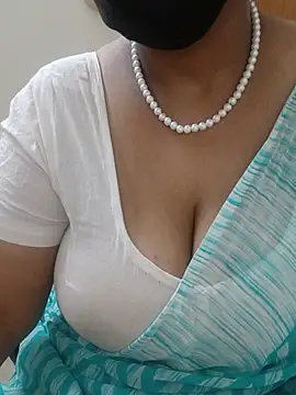 Snapshot of tami_lavanya chatting on May 15, 4:58 pm tami lavanya online show from May 15, 4:58 pm