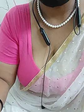 Snapshot of tami_lavanya chatting on May 25, 5:52 pm tami lavanya online show from May 25, 5:52 pm