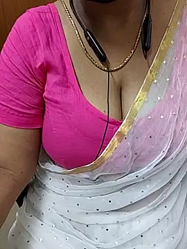 Snapshot of tami_lavanya chatting on June 11, 6:06 pm tami lavanya online show from June 11, 6:06 pm