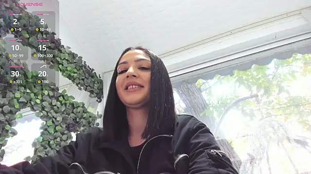 Lexi Storm online show from November 2, 7:00 am