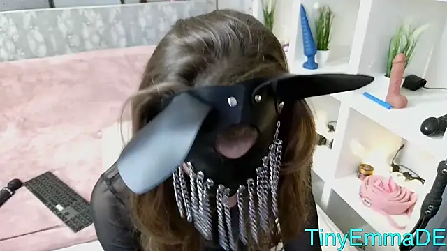 TinyEmmaDE online show from March 4, 9:59 am