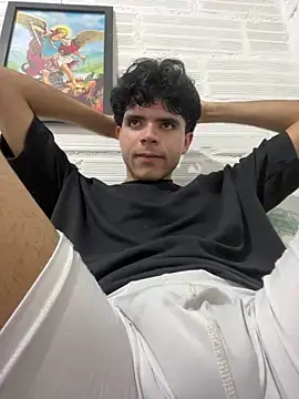 Snapshot of Axel-Mejia chatting on November 14, 2:32 am Axel-Mejia online show from November 14, 2:32 am