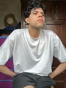 Snapshot of Axel-Mejia chatting on November 15, 12:56 pm Axel-Mejia online show from November 15, 12:56 pm