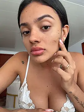 AnaaFaith  online show from April 3, 5:11 pm